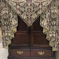 Window Treatments (valances) 6 Of them 