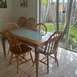 DINING TABLE EXPANDABLE WITH 6 Chairs