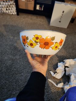 1970's 10 Inch Enamel Bowl