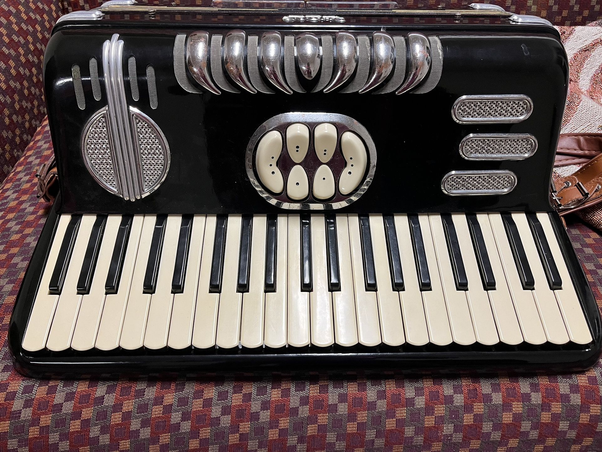 120 Bass Piano Accordion, Lira 50s, Wonderful Condition!