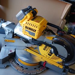 DeWalt Brushless 120 Volt Flex 12-in Sliding Miter Saw. New
