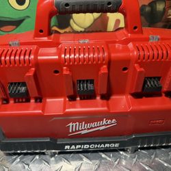 Milwaukee M18/M12 Charger 