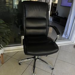 Comfort Office Chair For Sale !  Para La Venda !