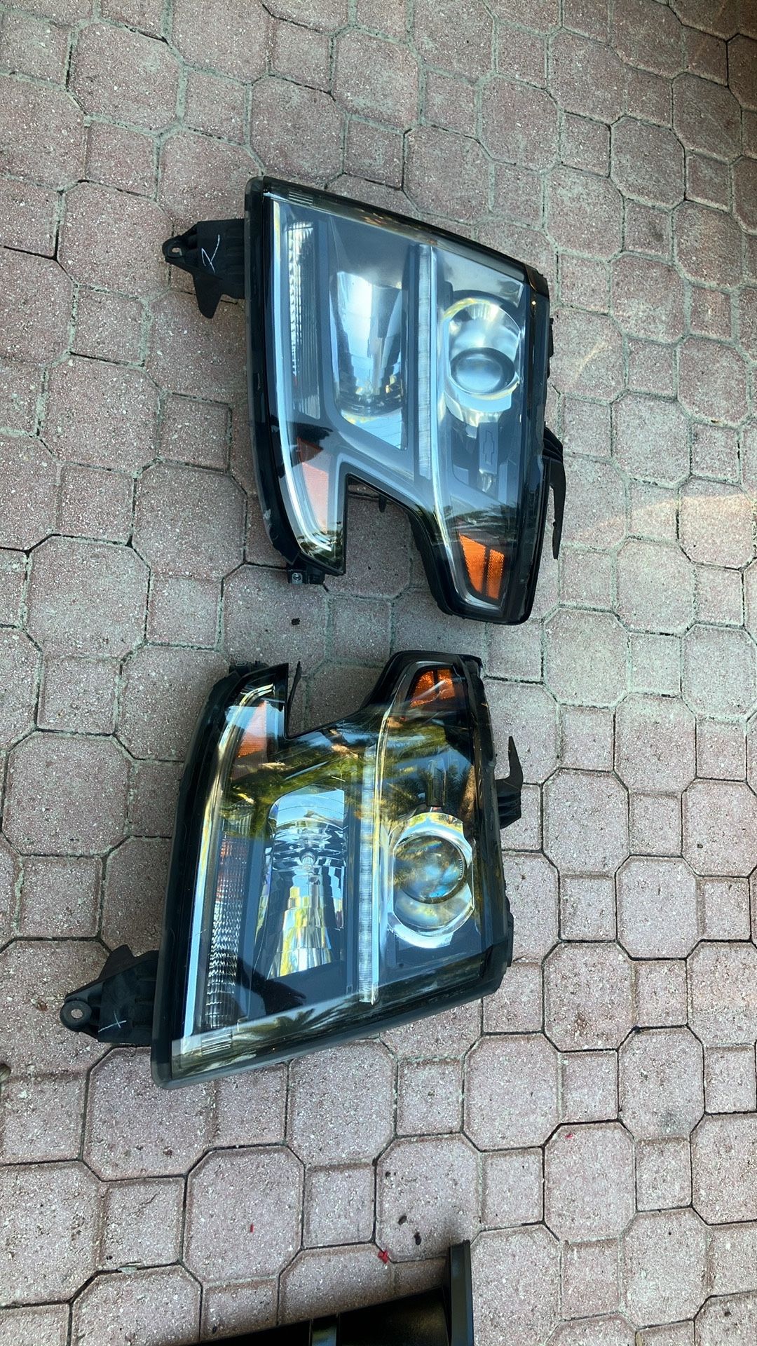 2018 Chevy Suburban Headlights 