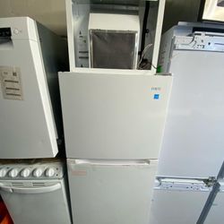electric  stove fridge 24 inches dishwasher 18 inc hood 24 inch all white 4 pices $1400