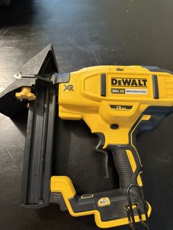 DEWALT 20V MAX Lithium-Ion POWERSTACK Compact Battery Starter Kit