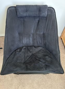 lounge chair with metal frame (folds up )