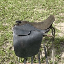 Flat Back English Saddles 