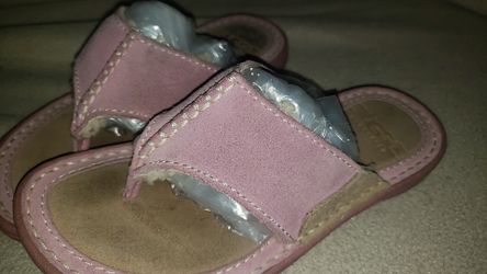 Ugg flip flops size 1