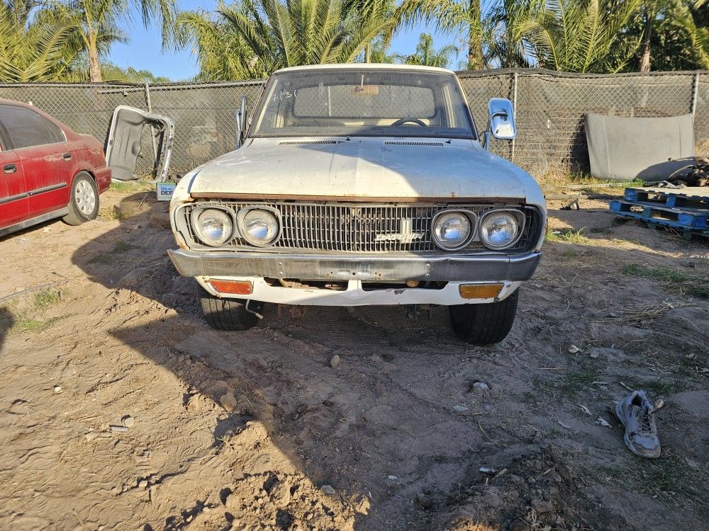 1976 Datsun Violet