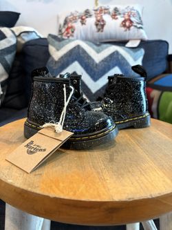 Dr Marten Boots Size 4C 