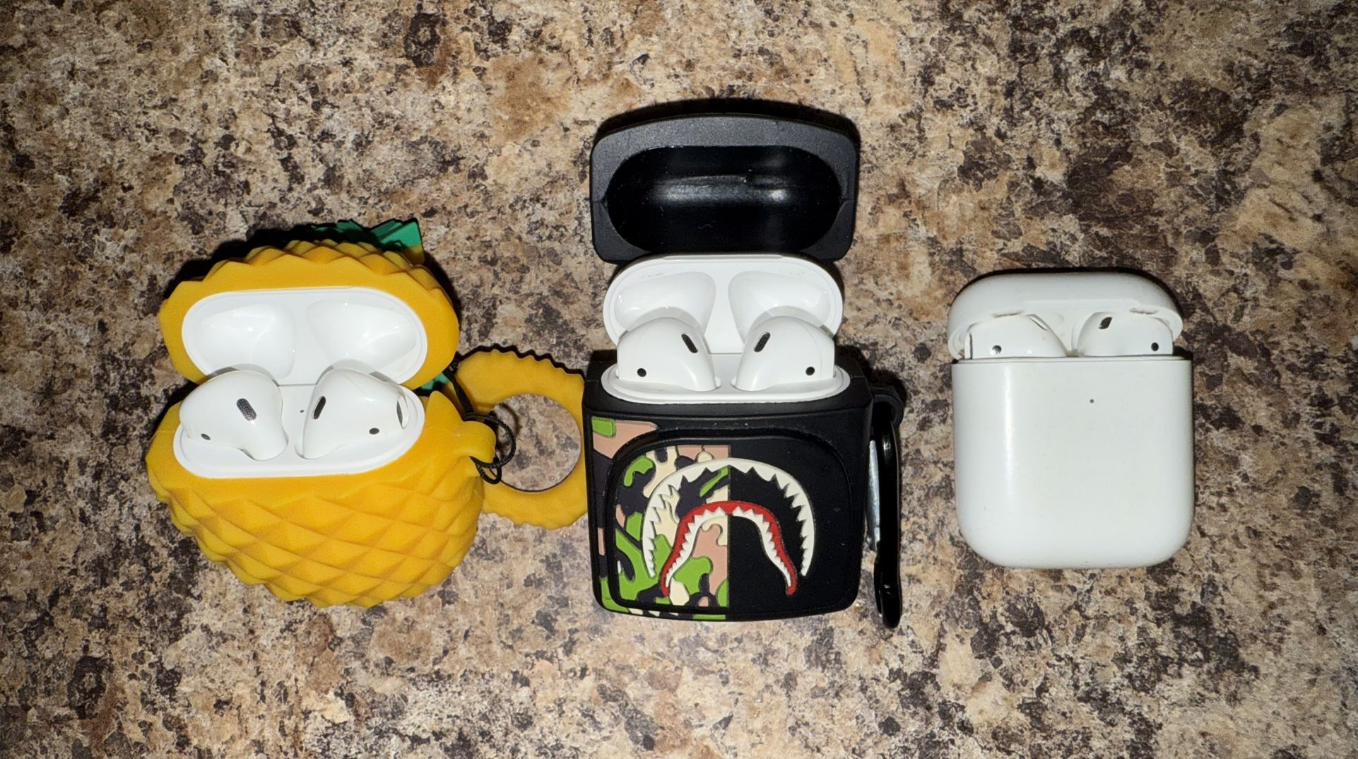 Gen 2 Apple Air Pods