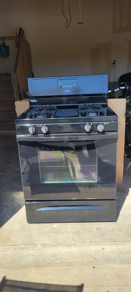 Whirlpool 5.0 cu. ft. Capacity Gas Range with AccuBake® Temperature Management System