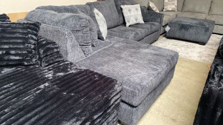 2pc SLEEPER SECTIONAL with Chaise, full size bed, dark gray, accent pillows, pull out memory foam mattress, steel frame. $1,599 118x73
