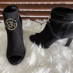 Women’s Dnky  Ankle Heeled Bootie’s 