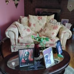 2 P Two-piece Living Room Set. 