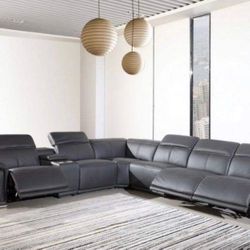 New Gray Power Leather Sectional Couch! Free Delivery 🚚! Financing Available!