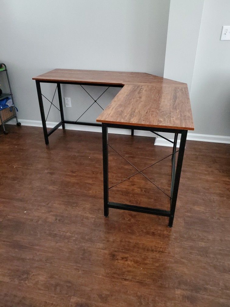 Corner Desk