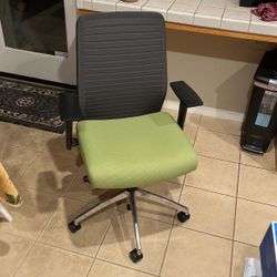 Global Loover Series Mesh Office Chair