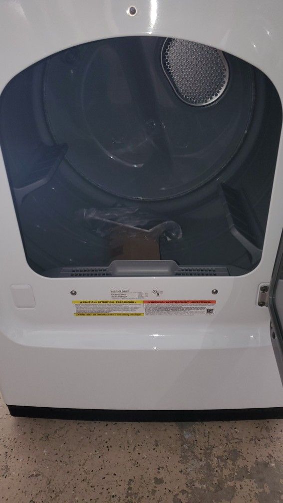 Samsung 7.4 cu. ft Electric Dryer with Steam Sanitize+ DVE50R5400