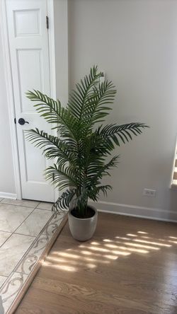 Artificial palm plant
