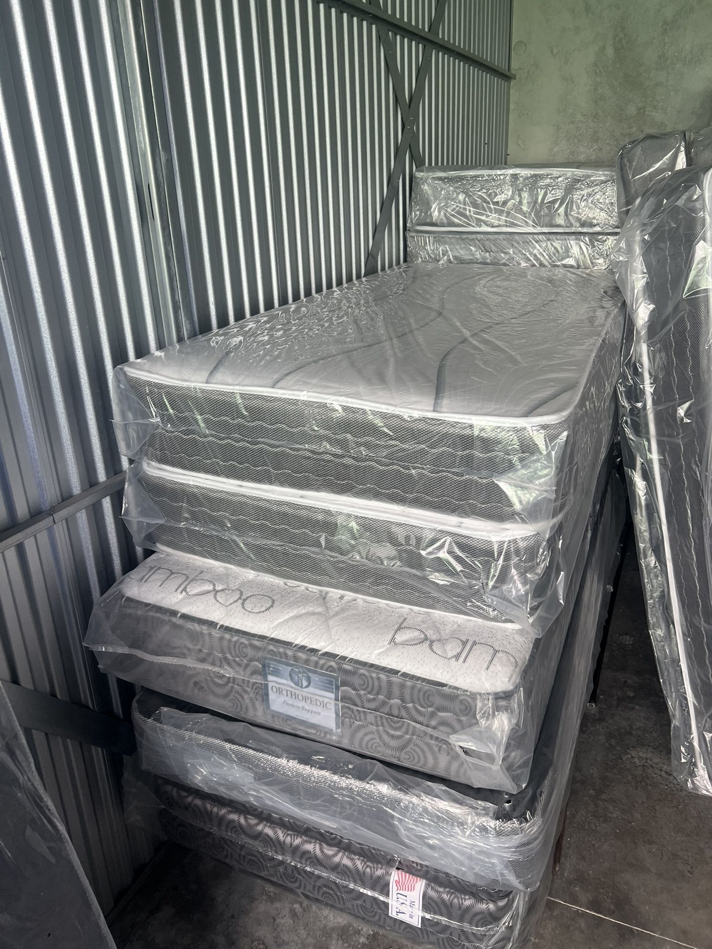 Mattresses: twin, full , queen regular ,  Colchon Nuevo Colchones plush or pillow top available cama bed mattress