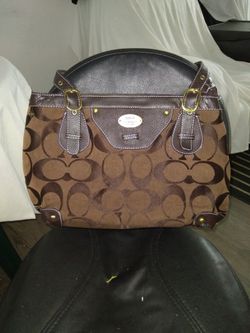 COACH PURSE  (REAL)