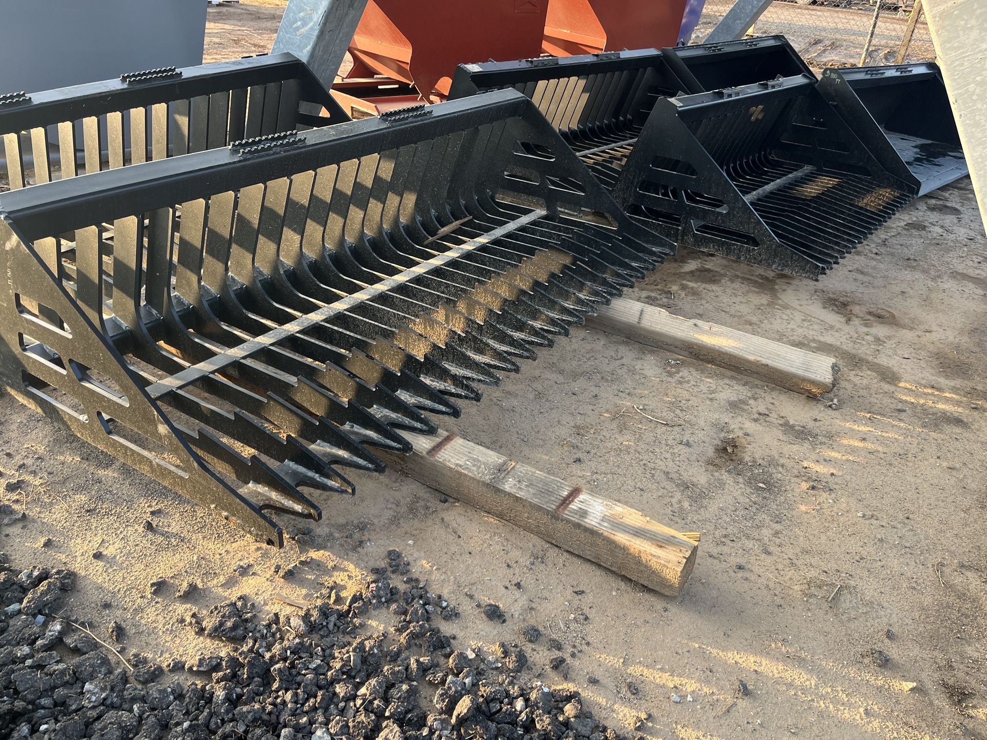 Skidsteer Rock Buckets