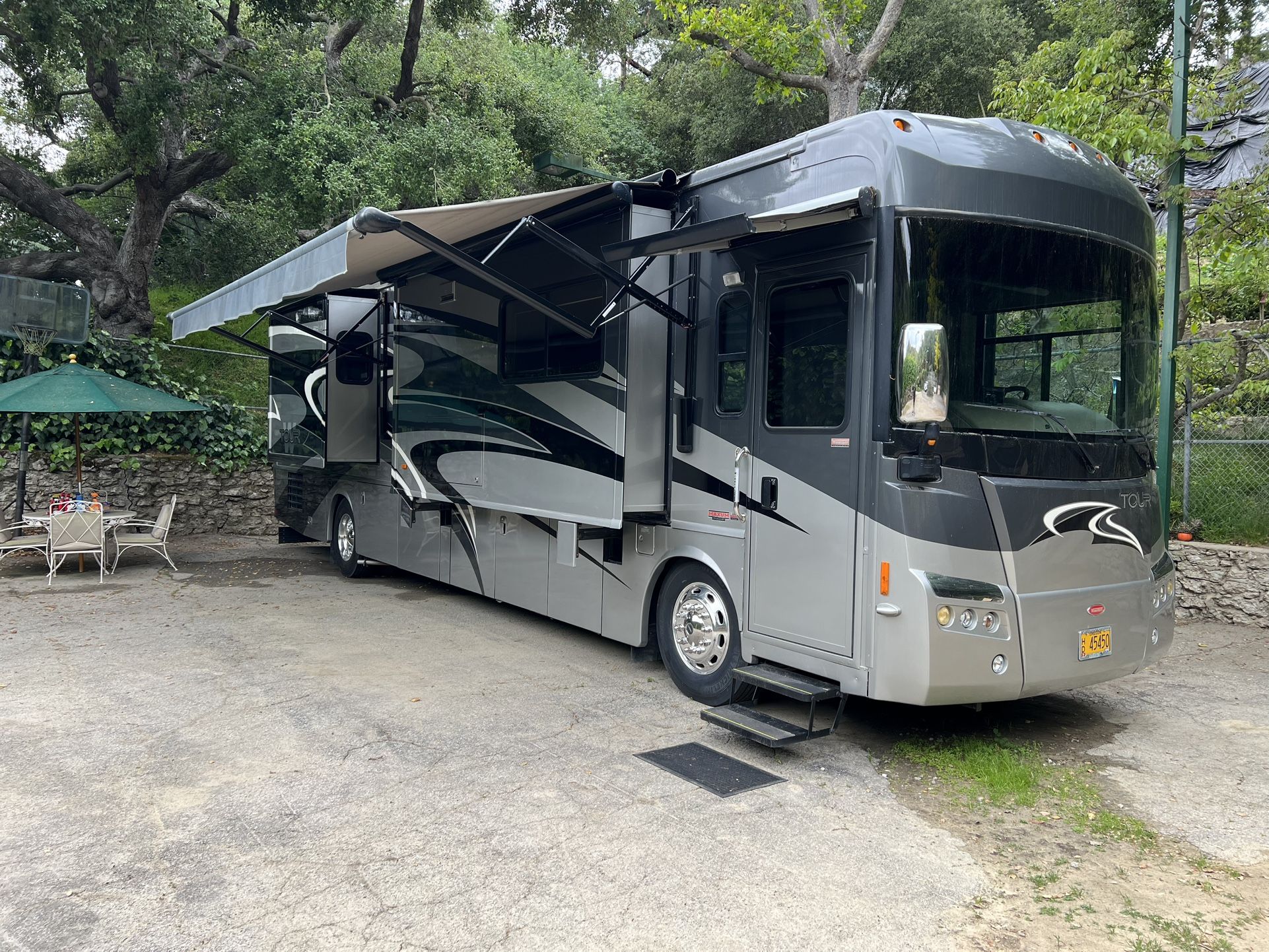 2010 Winnebago Tour 40CD