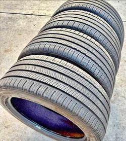 235 45 18 Michelin Tires Con 80% de Vida Las 4