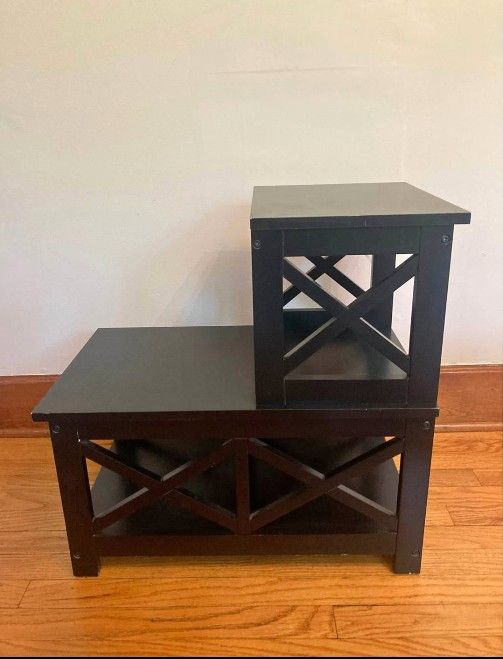 Black End Table with Shelf