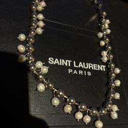 Silver Pearls 3-D Necklace 