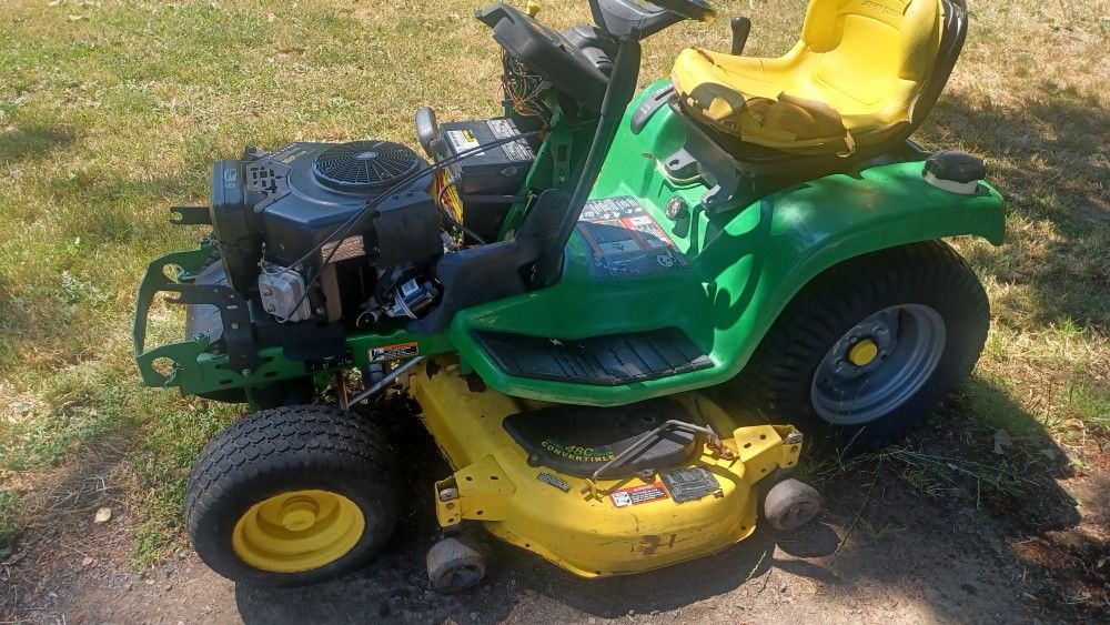 John Deere Gt235 Riding Lawn Mower With Briggs & Stratton 18 Horse V-Twin Engine Hydrostatic