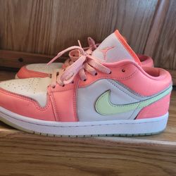Jordan Men's Air Jordan 1 Se Low Lava Glow Sneakers