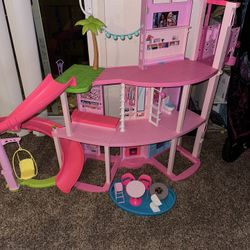 Barbie Dream House 