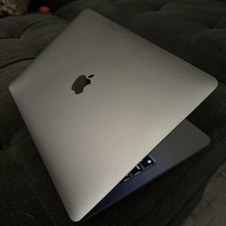 Apple MacBook 2022 M2 