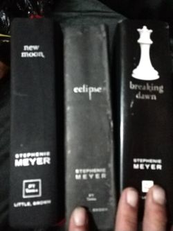 3 first editions from the Twilight series 1 signed by author