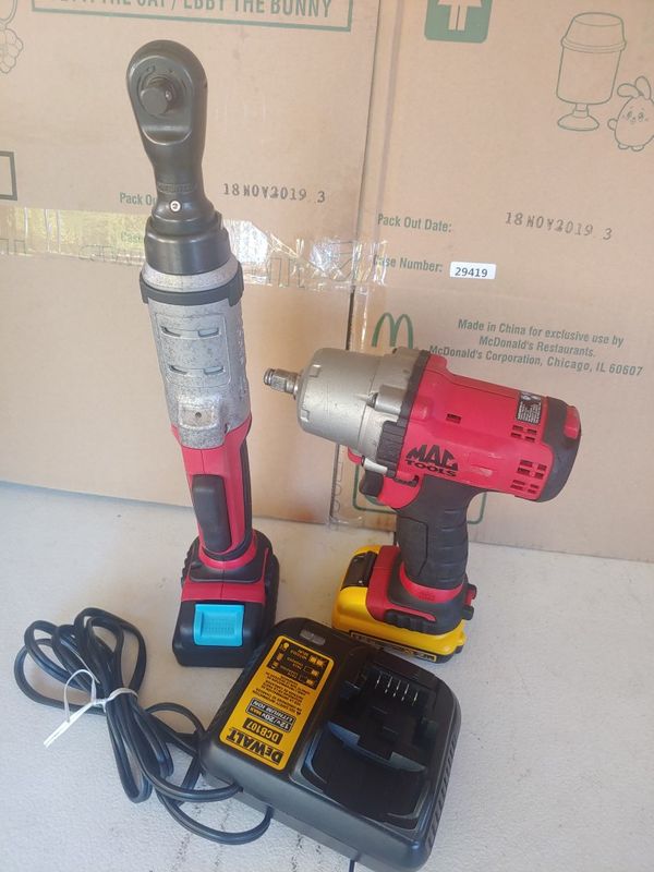Mac tools 3/8" ratchet and impact W batteries for Sale in Oakland, CA