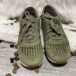 Dansko green perforated suede leather lace up sneakers size  40 9.5-10.