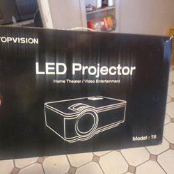 Movie & Gaming Projector