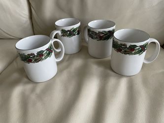 Never used Vintage Garland Mugs
