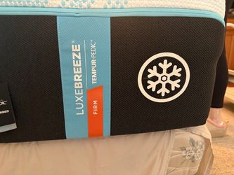 Nearly New Queen Tempur-Pedic LuxeBreeze Firm