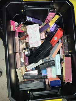 Tons Of MAKEUP! 😍😍😍🤩🤩
