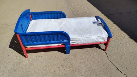 Toddler bed