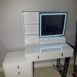 Vanity (Great Condition) 