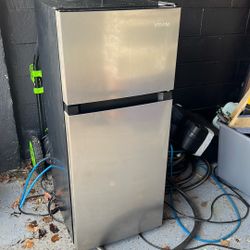 Used Vissani Mini Fridge 