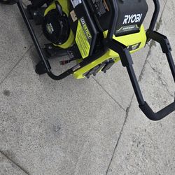 RYOBI
4000-Watt Recoil Start Gasoline Powered Digital Inverter Generator with CO Detect Shutdown Sensor