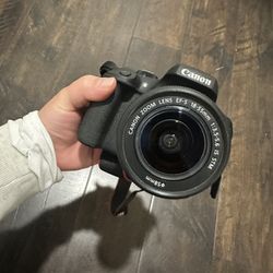 CANON REBEL T6i