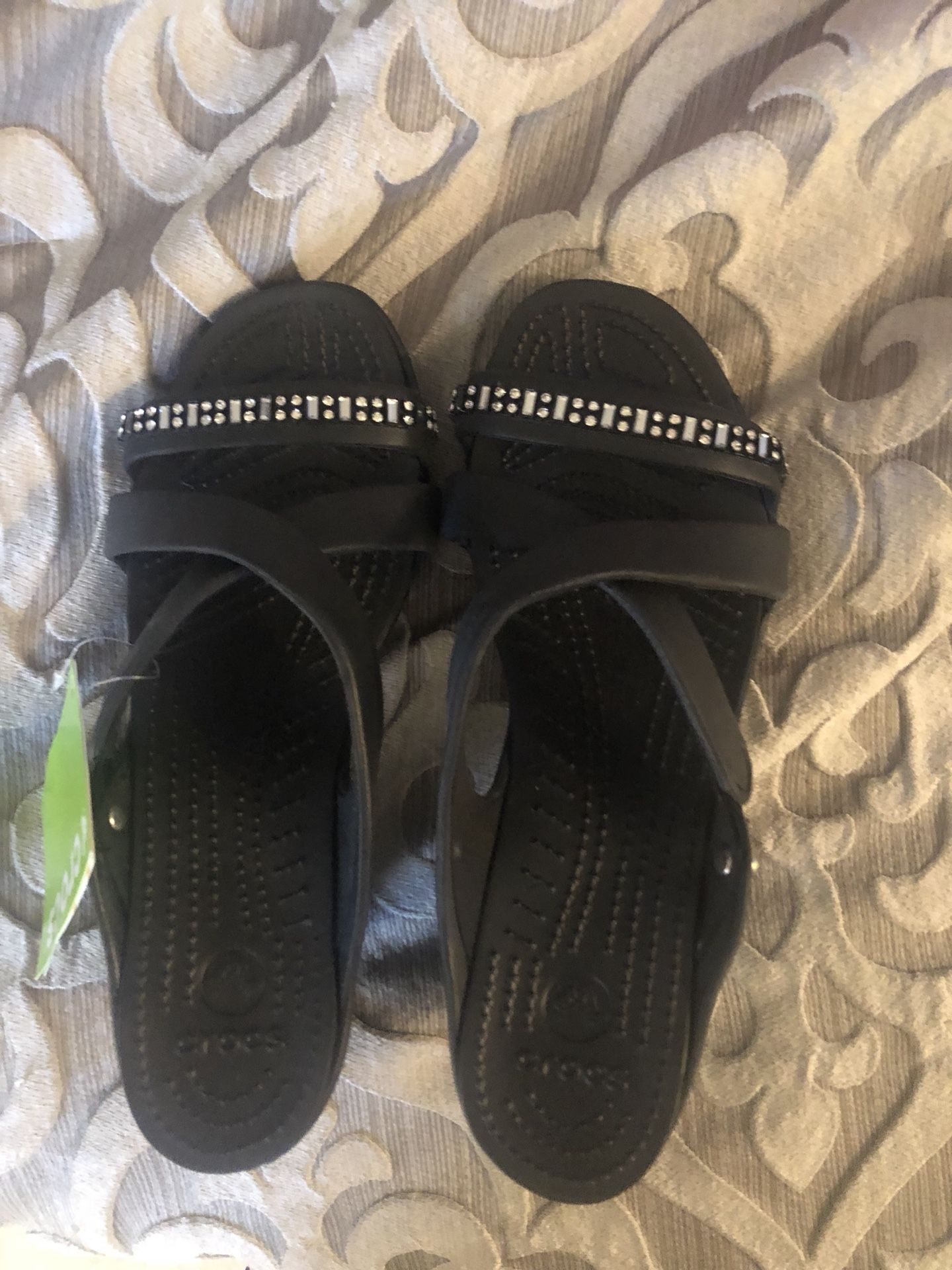 Brand New!! Crocs Women's Cyprus IV Rhinestone Heels Sandals Size 9!! Black!!