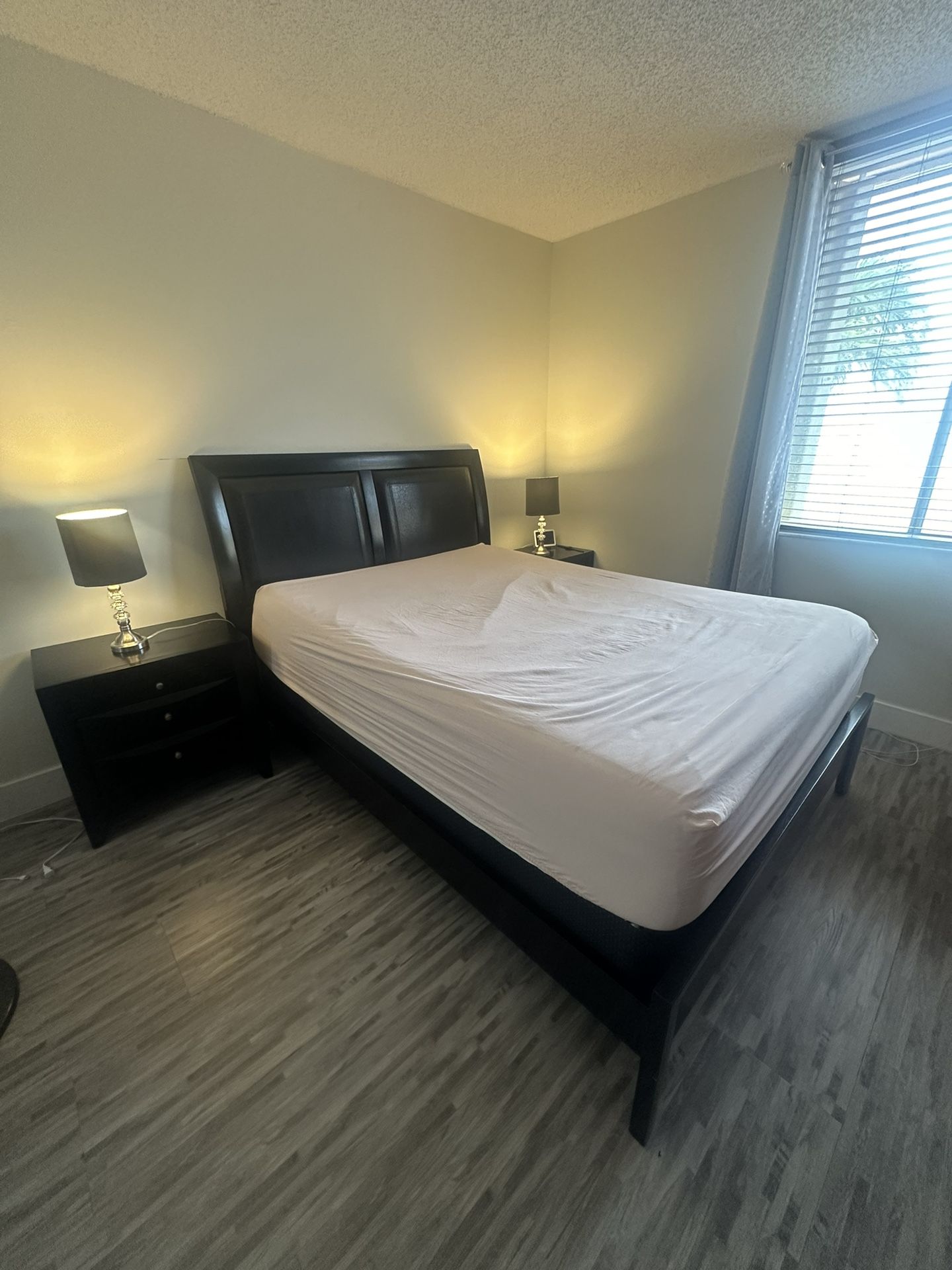 Bedroom Set Queen Size